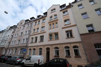 Zentral gelegene Altbauwohnung mit Balkon in Schoppershof