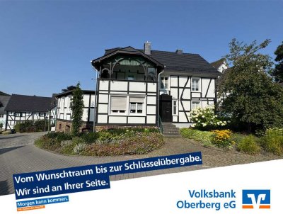 Denkmalschutz - Vermietetes Dreifamilienhaus
 im Ortskern von Morsbach