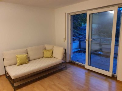 Zentrumsnähe, Ruhig, Möblierte 2,5-Zimmer-Wohnung mit Balkon und EBK in Schwäbisch Gmünd