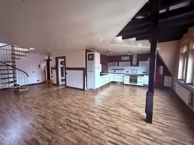 Charmante 4 Zimmer Maisonette mit Einbauküche, 2 Badezimmer und Gäste WC