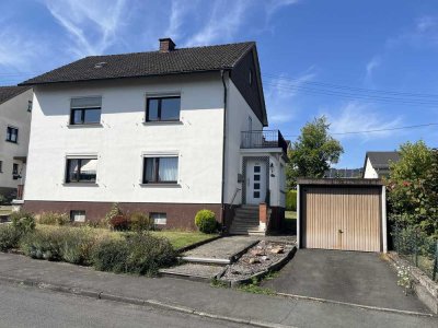Geräumiges Ein/Zweifamilienhaus in ruhiger Seitenstraße von Holzhausen!