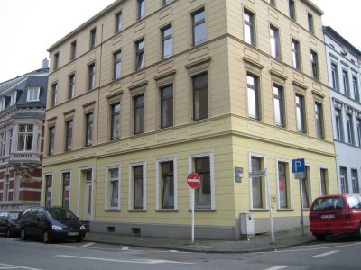 Repräsentative 114 m2 – Wohnung mit Loggia in begehrter Innenstadtlage