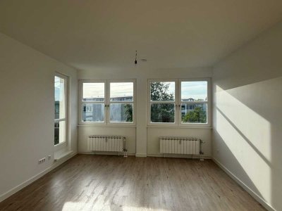 Für Sie saniert! 1,5 Zimmer-Wohnung mit Balkon und Aufzug!