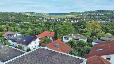 RENOVIERTE 4,5-ZIMMERWOHNUNG MIT BLICK INS NECKARTAL – bezugsfrei