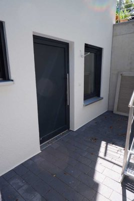 Neuwertige 1 Zimmer Einliegerwohnung mit sep. Eingang und EBK in 70563 Vaihingen, WM: 675€