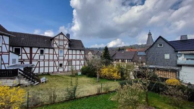 Sanierungsbedürftiges Mehrgenerationenhaus in guter Lage von Großalmerode