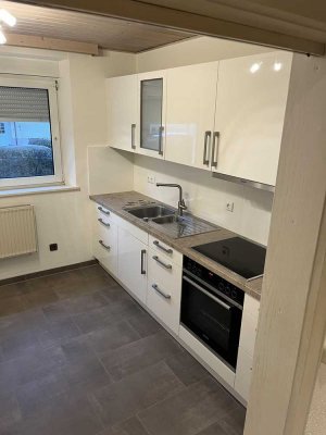 3-Zimmer-Erdgeschosswohnung mit Balkon,Garten & Garage in 93142