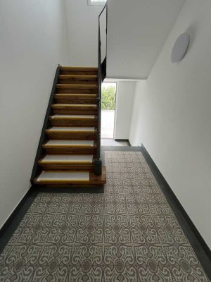 Energetisch sanierte ETW im 1.OG + Balkon mit 3,5 Zimmer in gefragter Frankfurter Wohnlage