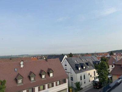 Neubau-Erstbezug DG-Whg mit spektakulärem Ausblick und Design-Einbauküche