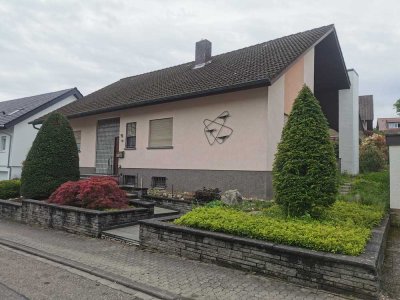 Freistehendes Einfamilienhaus in Kraichtal-Unteröwishiem