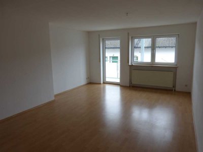 Große 3-ZKB-Mietwohnung mit Balkon und Garage in Kipfenberg