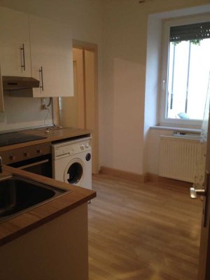 Schöne helle 1,5 Zimmer Wohnung (mit Wohnküche) Rechts der Wertach