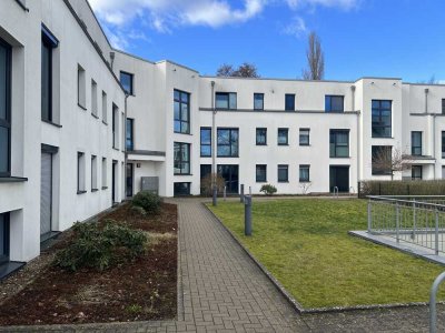 Neuwertige 4-Raum-Wohnung mit Terrasse, Garten und Einbauküche in Bremen