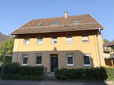 Modernisiertes Dreifamilienhaus mit 4 Stellplätzen und großer Terrasse – Sinsheim-Rohrbach