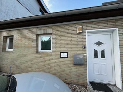 Vollmöblierte Anbau-Wohnung zu vermieten