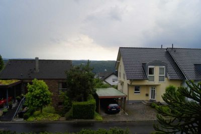 Schöne und frisch renovierte 3,5-Raum-Erdgeschosswohnung mit geh. Innenausstattung mit EBK in Erpel