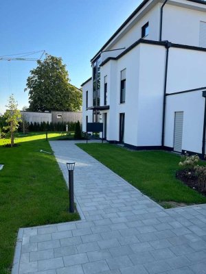 Hochwertige 3-Zimmer-Wohnung mit Balkon und Tiefgarage; Neubau 2023