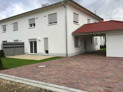 Neuwertige Doppelhaushälfte mit gehobener Innenausstattung in Asbach-Bäumenheim zu vermieten