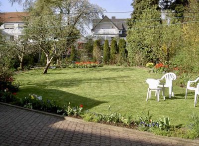 Schöne, helle Gartenwohnung mit Terrasse in ruhiger Lage
