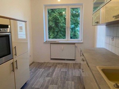 Schöne und gepflegte 4-Raum-Wohnung mit Balkon und EBK in Meinersen