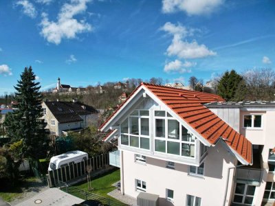 LUXURIÖSE DETAILS - NEUWERTIG - MODERN - 2-Zimmer Dachgeschosswohnung mit Balkon in Schongau