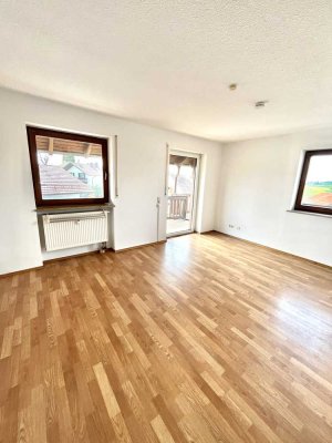 Barrierefreie 2-Zimmer-Wohnung mit Balkon, Loggia und Stellplatz