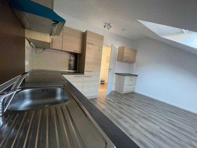 Exklusive 3-Raum-Maisonette-Wohnung mit Balkon und EBK in Merzig