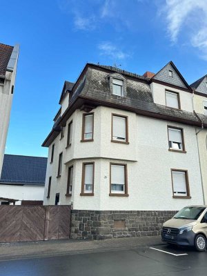 Solides 3-Familienhaus mit Scheune u. Nebengebäuden in der Licher Kernstadt!