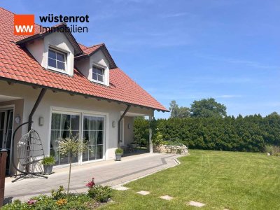 Wunderschönes, sehr gepflegtes Einfamilienhaus mit großem Garten