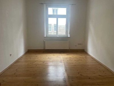 Fürth, Nähe Herrnstrasse ! Charmante 3-Zi.-Altbauwhg. 65m², EBK, Holzdielen, im EG in ruhiger Lage