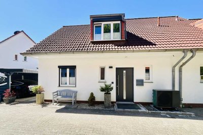 TOP: Moderne, helle DHH mit Wärmepumpe & PV-Anlage
