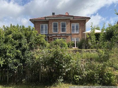 Modernes zeitgemäßes Familienleben in toller Lage!