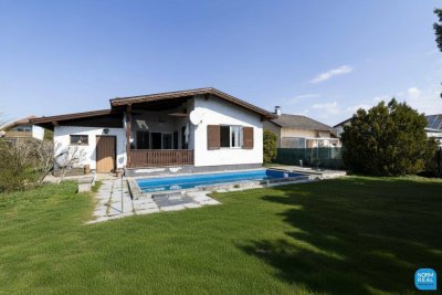 Erweiterbares Einfamilienhaus mit Schwimmbad und Garage in Theresienfeld