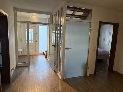 Großzügiges Ein- Zweifamilienhaus in Kiel-Elmschenhagen