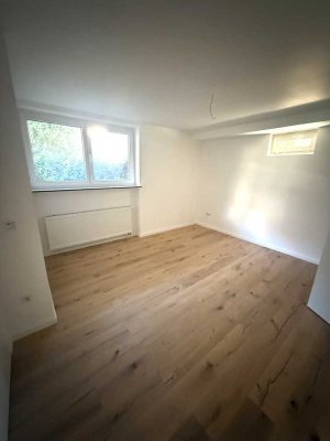 Freundliche 2-Zimmer-Kellerwohnung mit Tageslicht, EBK-Anschluss & Stellplatzoption, Edenkoben