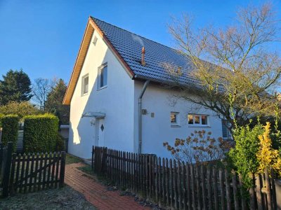 Modernisierte Doppelhaushälfte in Berlin- Buchholz