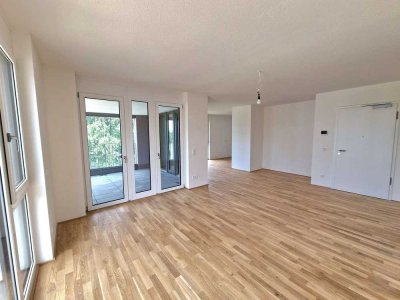 Exklusive 4-Zimmer-Wohnung mit Loggia in begehrter Rheinnähe
