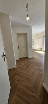 2-Zimmer und Dachterrasse frisch saniert