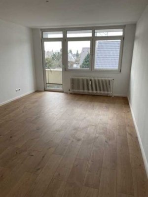 Erstbezug nach Renovierung. Attraktive 2-Zimmer-Wohnung mit Balkon in Augsburg