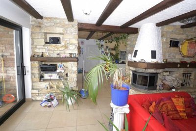 Wohnoase mit Fernsicht: Vielseitiges Haus mit Garten für Familie und Freunde
