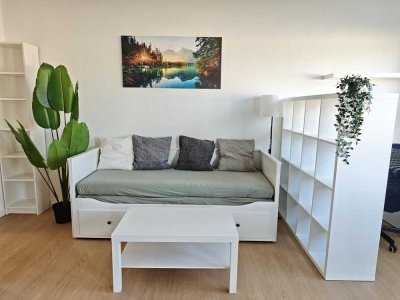 Sofort verfügbar: Sanierte, möblierte 1-Zimmer-Wohnung mit Balkon in Mannheimer Bestlage