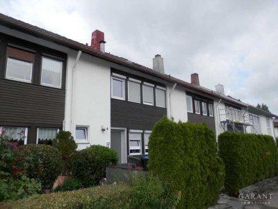 Reihenmittelhaus mit ca. 116 qm WFL in guter Lage mit Renovierungsbedarf