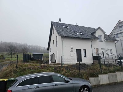 Wunderschöne Einfamilien Doppelhaushälfte zu vermieten mit Einbauküche