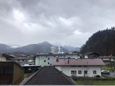 Wunderschöne und exklusiv ausgestattete 2 Zi. Wohnung