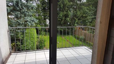 Von Privat: 2 Zimmer mit großzügiger Wohnküche und Balkon