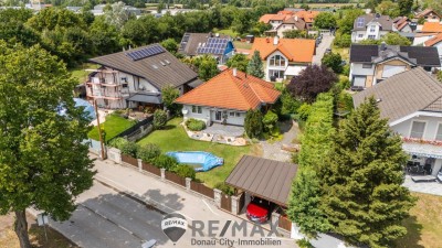 "Bungalow voll unterkellert mit POOL!"