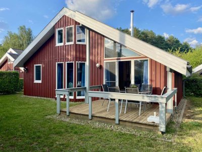 MODERNISIERTES FERIENHAUS (NR. 178) IN RUHIGER LAGE IM FERIENPARK MIROW