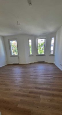 Stilvoll und hochwertig renovierte 3-Zimmer-Altbauwohnung in Nürnberg