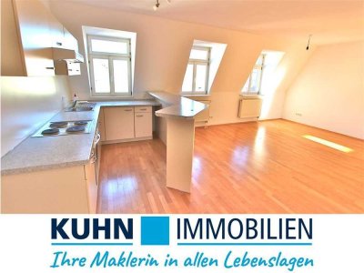Sind Sie fit für die 3 Etage -  dann werden Sie mit einer schicken 2 Zi.- Stadtwohnung belohnt!