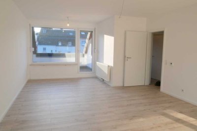 „Gemütliche Wohnung, frisch renoviert mit Loggia und Stellplatz“